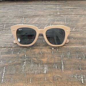 Womens/Unisex RayBan Sunglasses